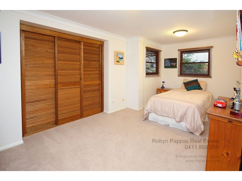 9 Lockyer St, Camp Hill QLD 4152