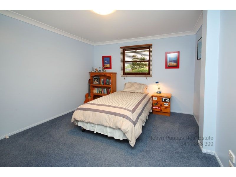 9 Lockyer St, Camp Hill QLD 4152