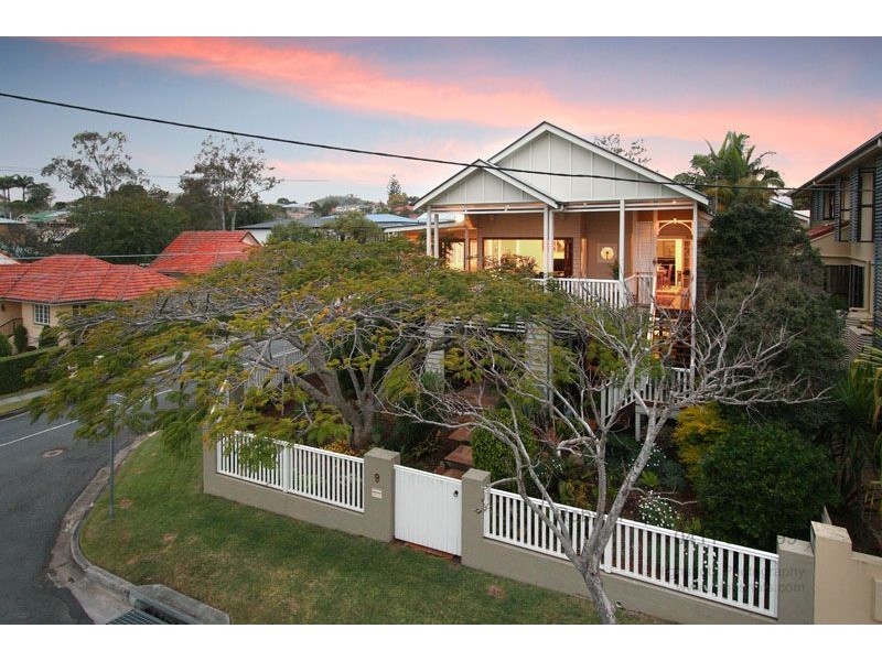 9 Lockyer St, Camp Hill QLD 4152