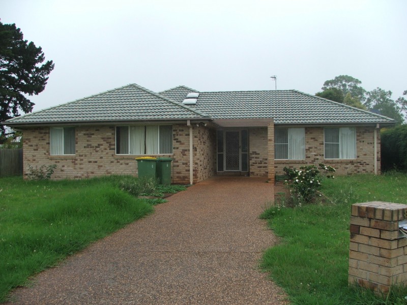 8 Hennenlotter, Kearneys Spring QLD 4350