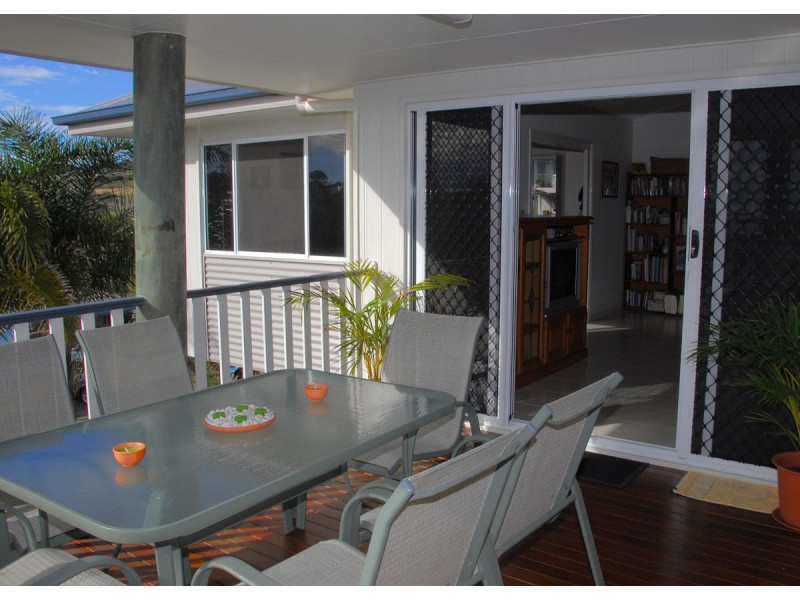 18 Annette Street, Dundowran Beach QLD 4655