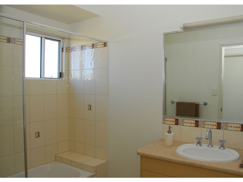 18 Annette Street, Dundowran Beach QLD 4655