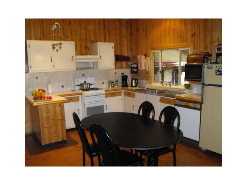 Coalstoun Lakes QLD 4621