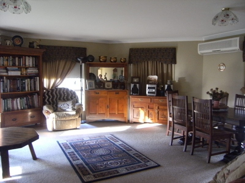 2 Azalea Close, Highfields QLD 4352