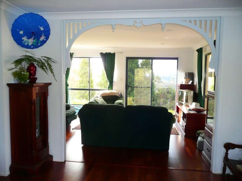 16 Rangeview Road, Blue Mountain Heights QLD 4350