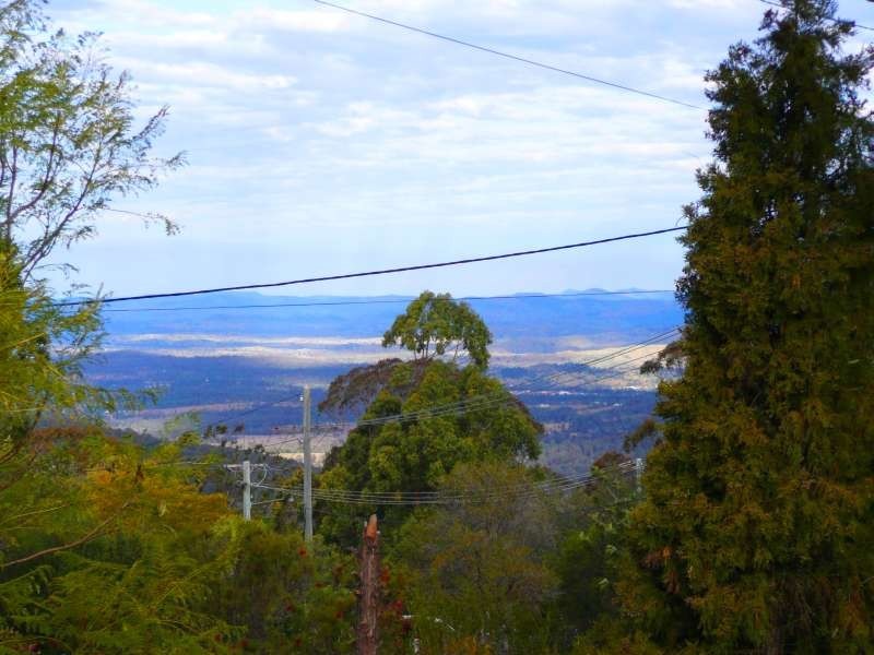 16 Rangeview Road, Blue Mountain Heights QLD 4350