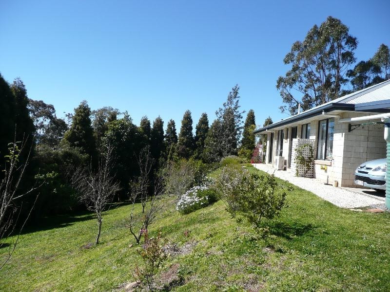 16 Rangeview Road, Blue Mountain Heights QLD 4350