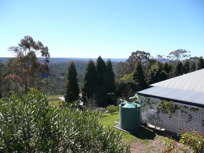 16 Rangeview Road, Blue Mountain Heights QLD 4350
