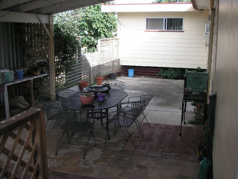 6 Dale Street, Crows Nest QLD 4355