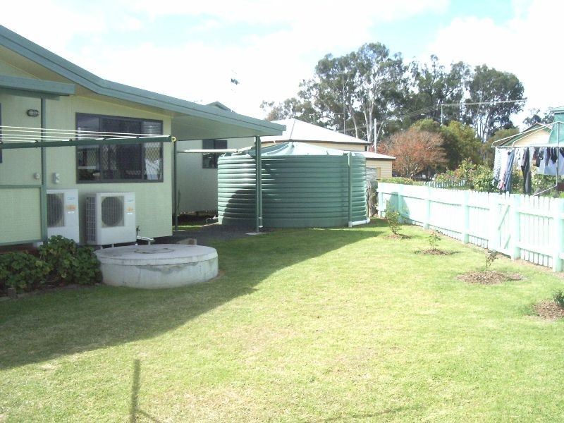 1 New England Highway, Crows Nest QLD 4355