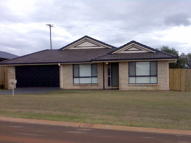 24 Smythe Drive, Highfields QLD 4352