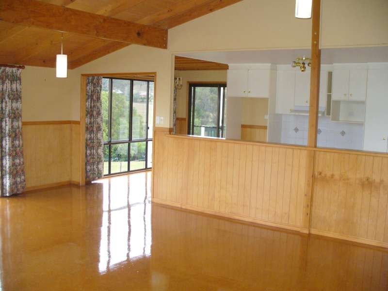 1 Ballantyne Road, Highfields QLD 4352