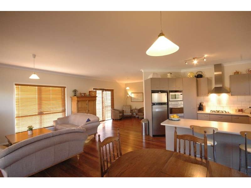 7 Debbie Court, Highfields QLD 4352