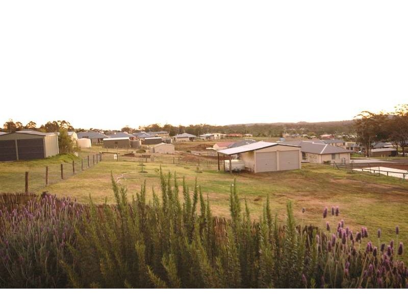 7 Debbie Court, Highfields QLD 4352