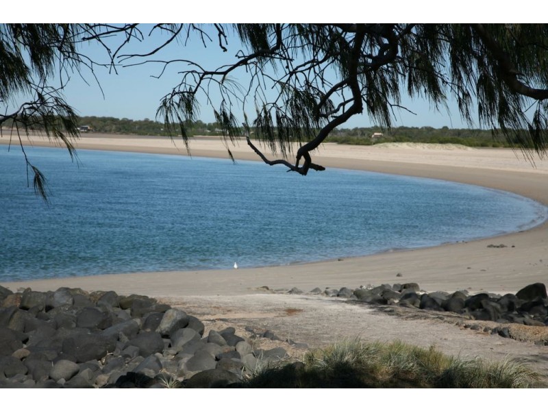 158 The Esplanade, Elliott Heads QLD 4670