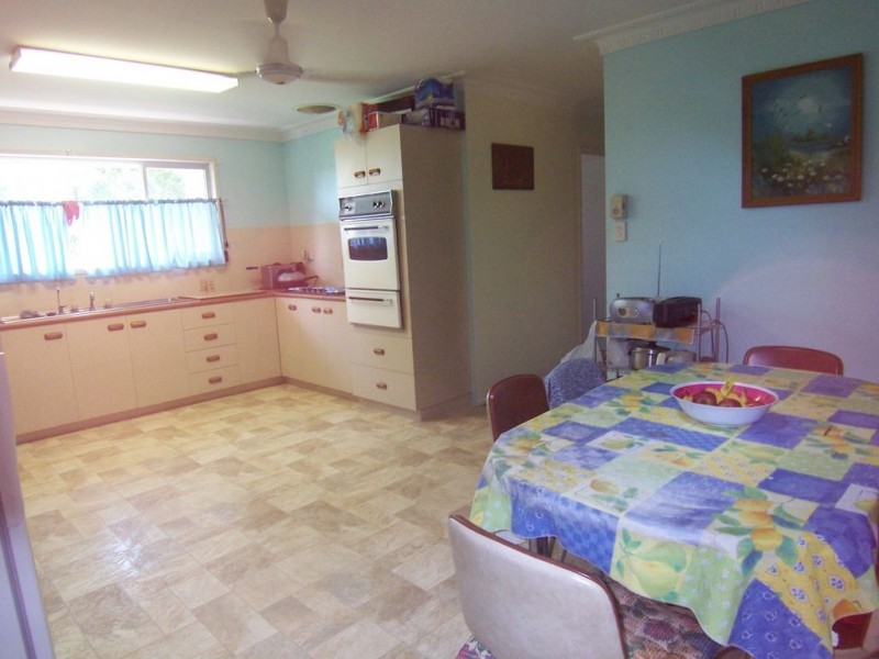 Avenell Heights QLD 4670