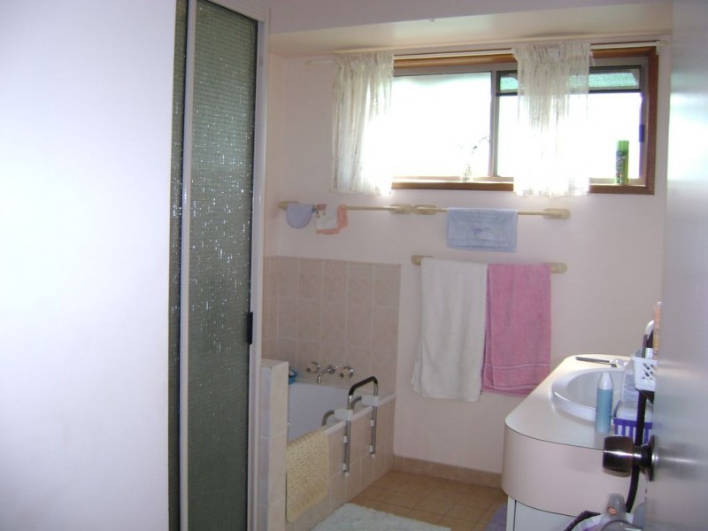 Avenell Heights QLD 4670