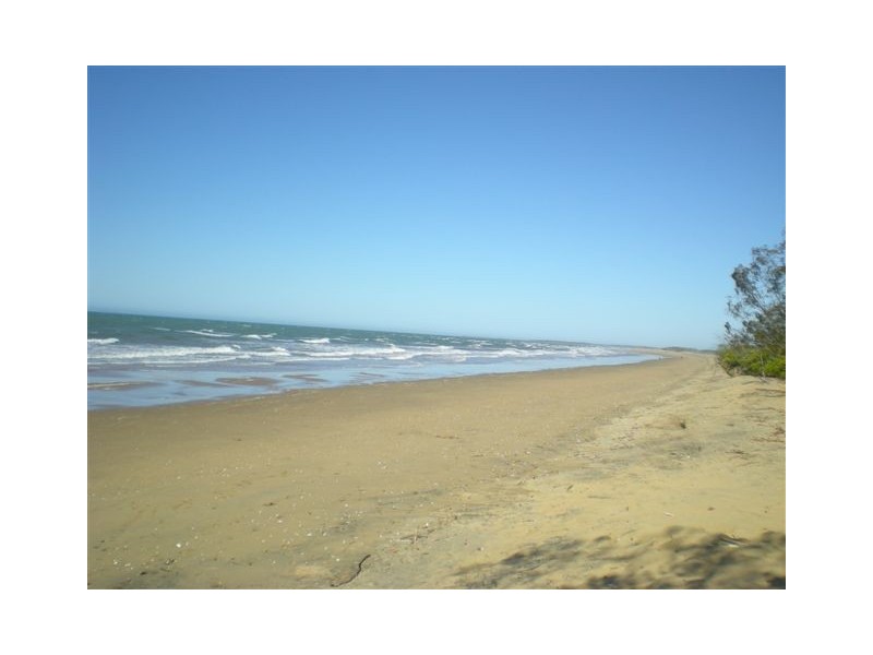 Moore Park Beach QLD 4670