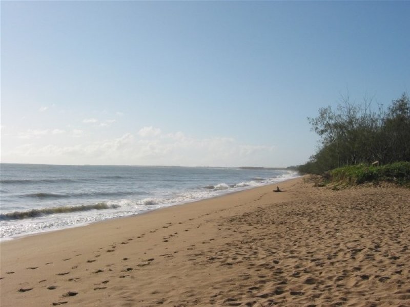 Moore Park Beach QLD 4670