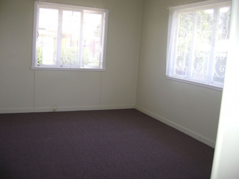 Avenell Heights QLD 4670