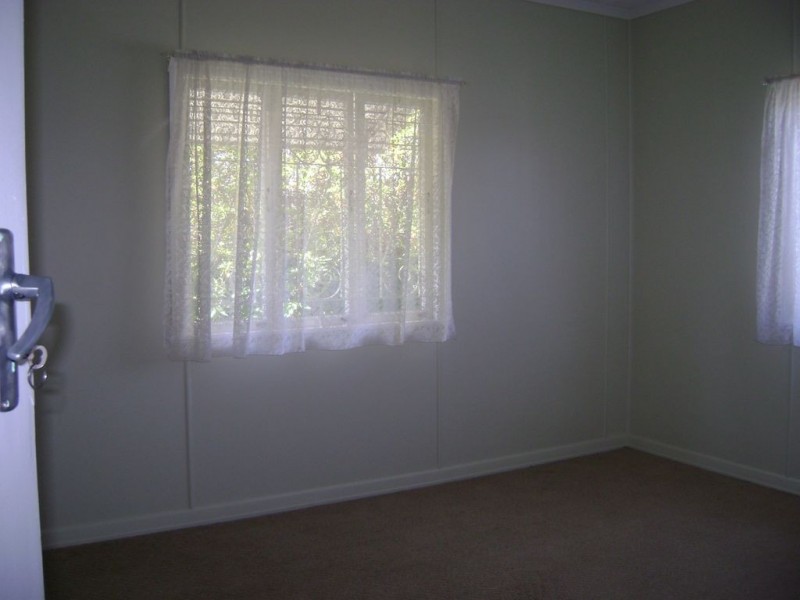 Avenell Heights QLD 4670