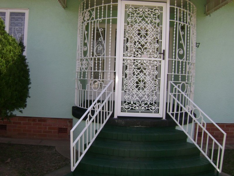 Avenell Heights QLD 4670