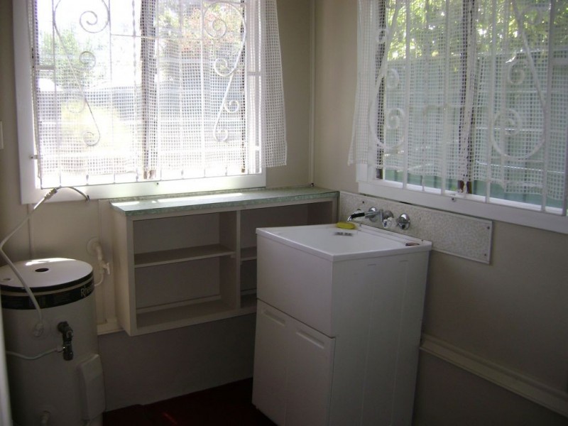 Avenell Heights QLD 4670