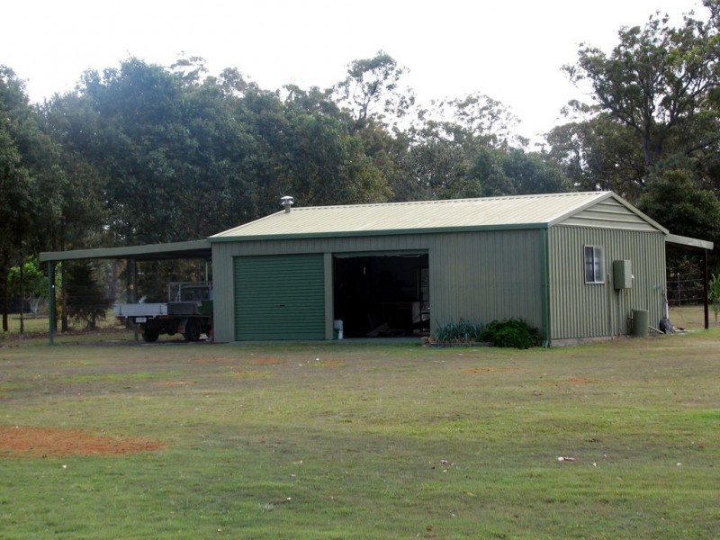 4 Oak Ave, Coonarr QLD 4670