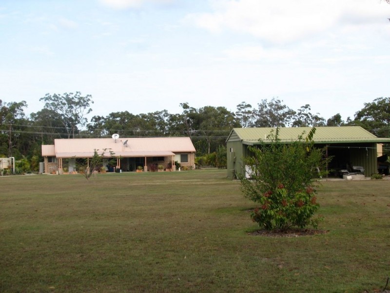 4 Oak Ave, Coonarr QLD 4670