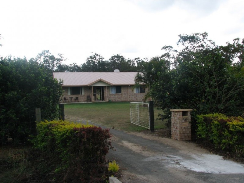 4 Oak Ave, Coonarr QLD 4670