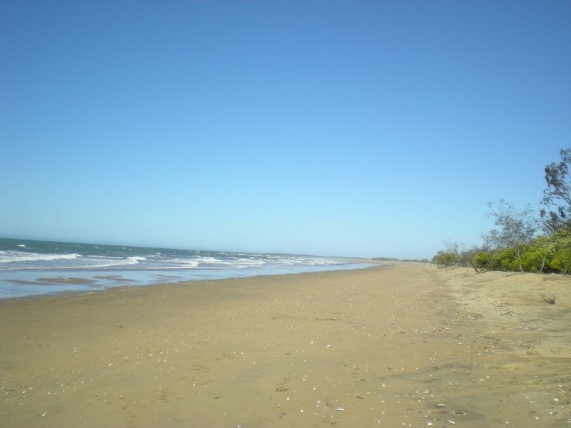 Moore Park Beach QLD 4670