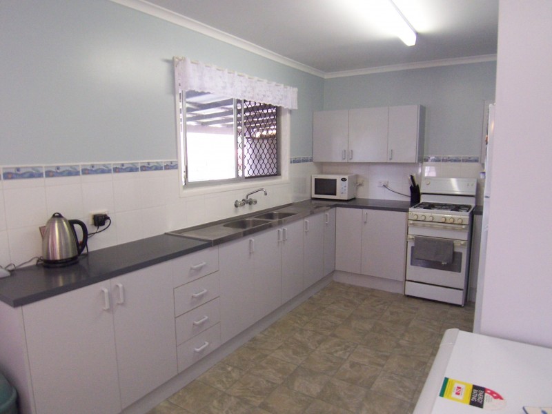 159 McCarthy Street, Avenell Heights QLD 4670