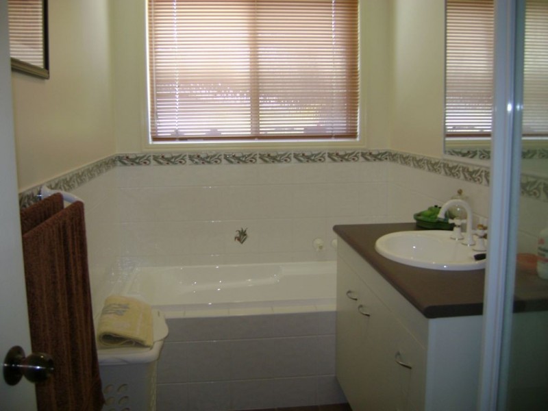 4 Jasper Court, Branyan QLD 4670