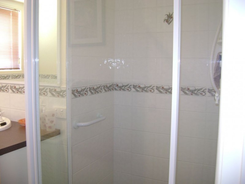 4 Jasper Court, Branyan QLD 4670