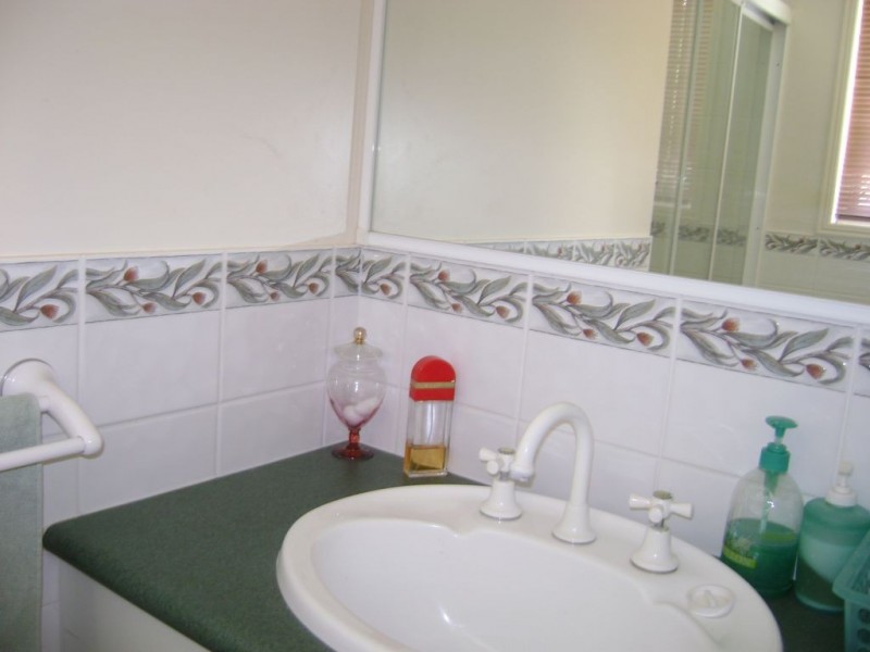 4 Jasper Court, Branyan QLD 4670