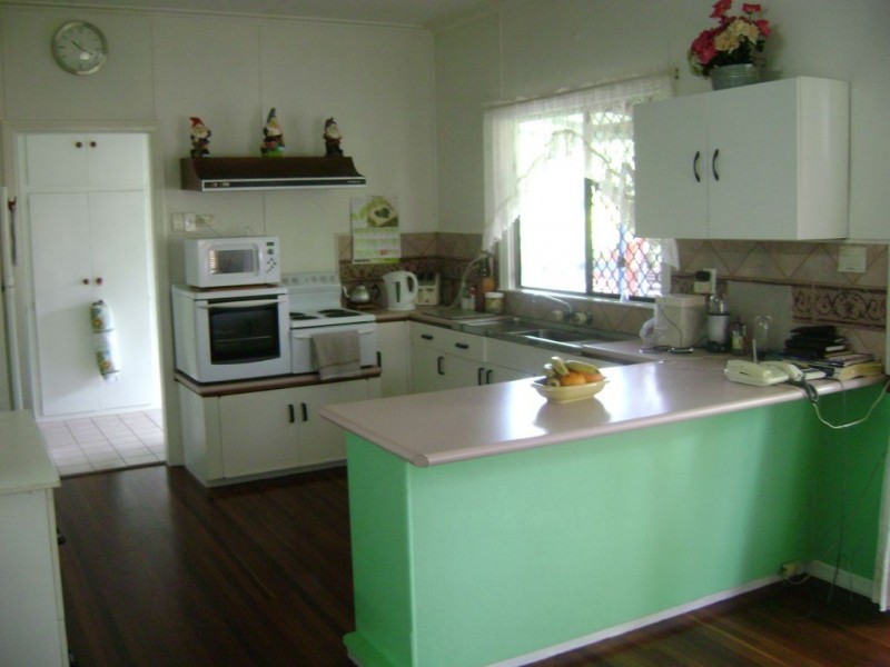 Avenell Heights QLD 4670