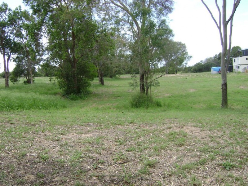 18 Sylvan Drive, Moore Park Beach QLD 4670