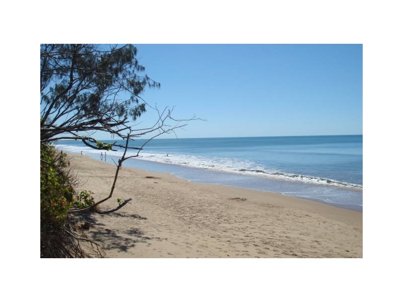 Moore Park Beach QLD 4670