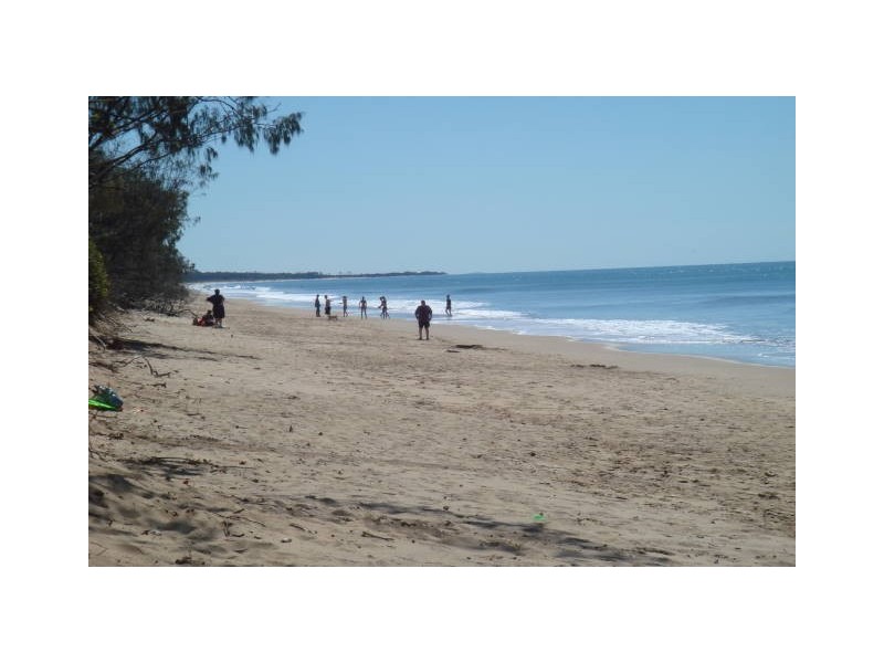 Moore Park Beach QLD 4670