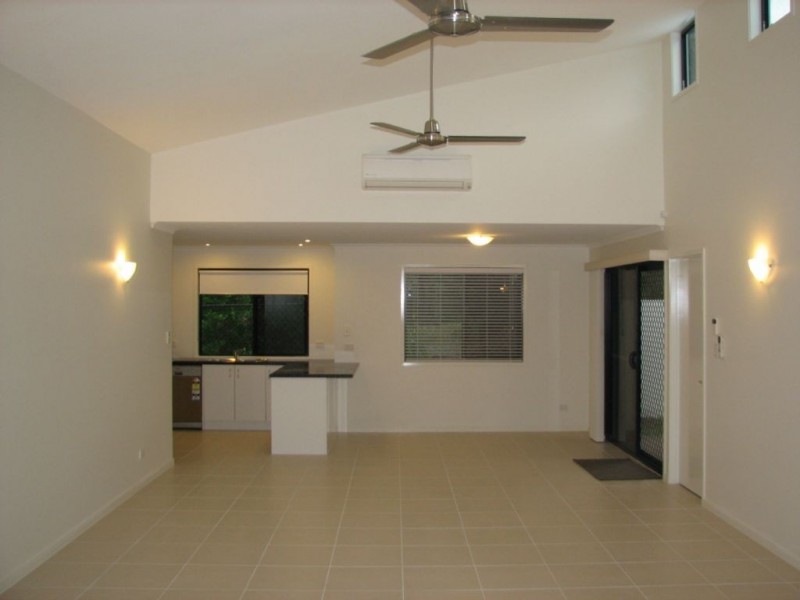 1, 2 & 3/4 Kentia Avenue, Moore Park Beach QLD 4670