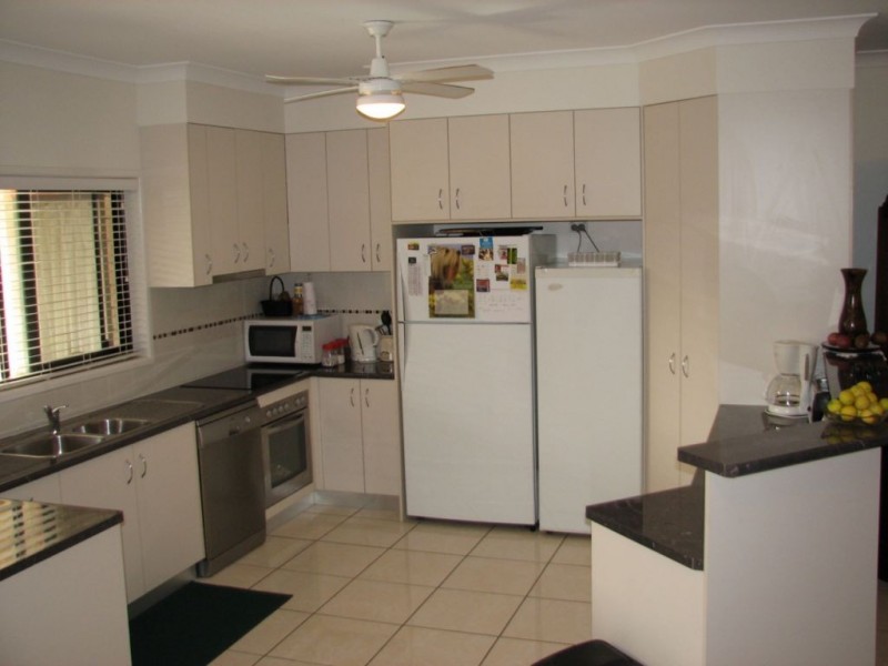 1 Gengers Road, Moore Park Beach QLD 4670