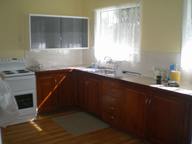 8 Premier Tce, South Bingera QLD 4670