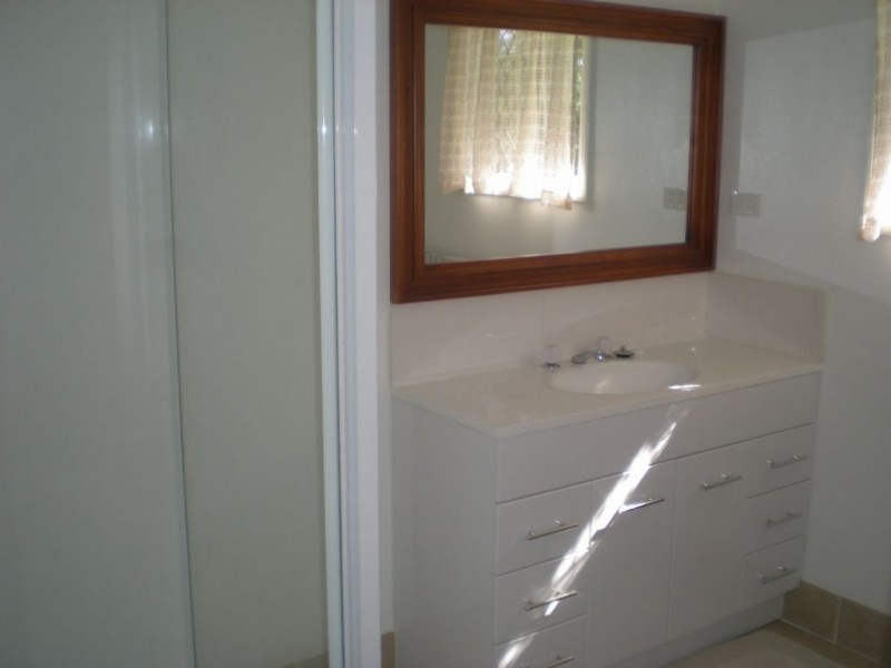 8 Premier Tce, South Bingera QLD 4670