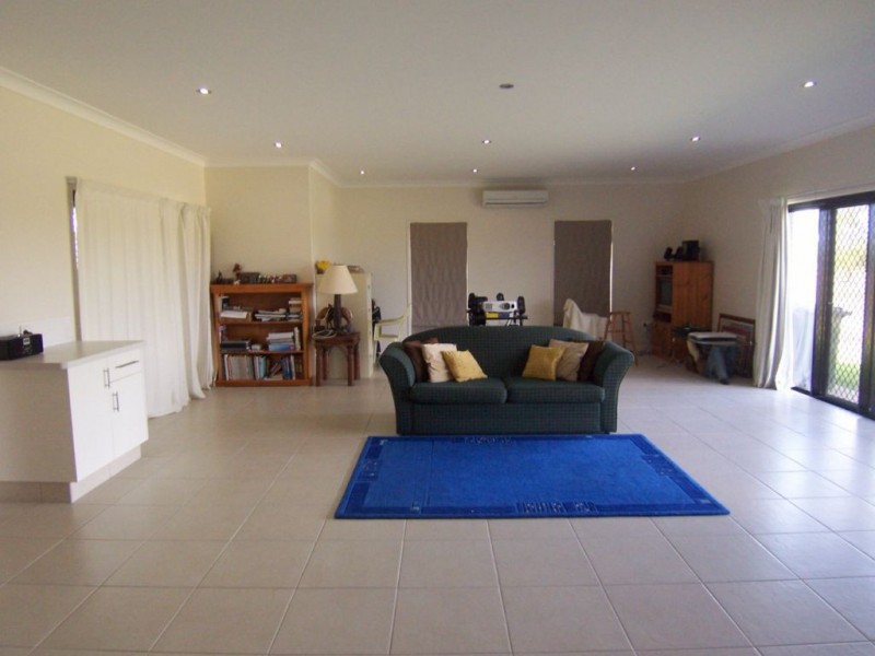40 Polo Place, Branyan QLD 4670