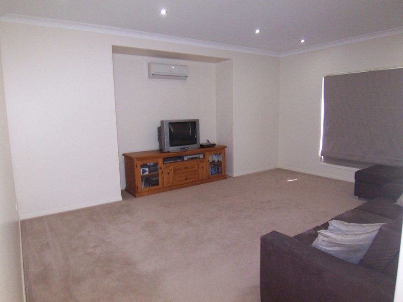 40 Polo Place, Branyan QLD 4670