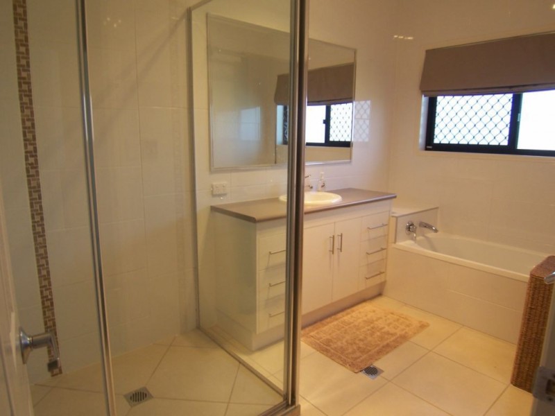 40 Polo Place, Branyan QLD 4670