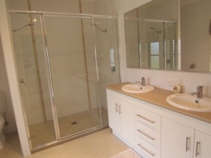 40 Polo Place, Branyan QLD 4670