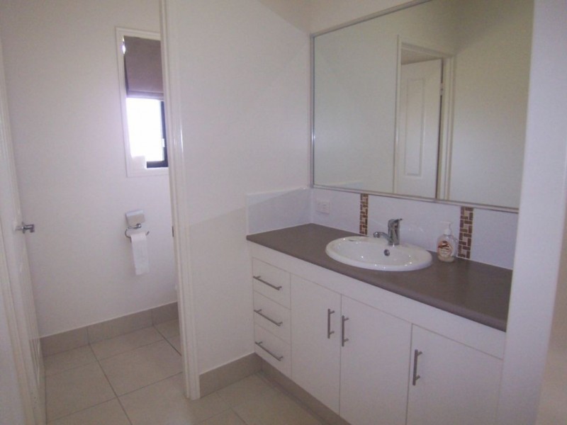 40 Polo Place, Branyan QLD 4670