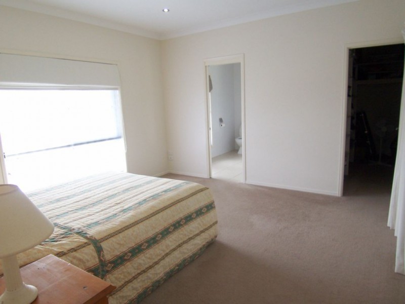 40 Polo Place, Branyan QLD 4670