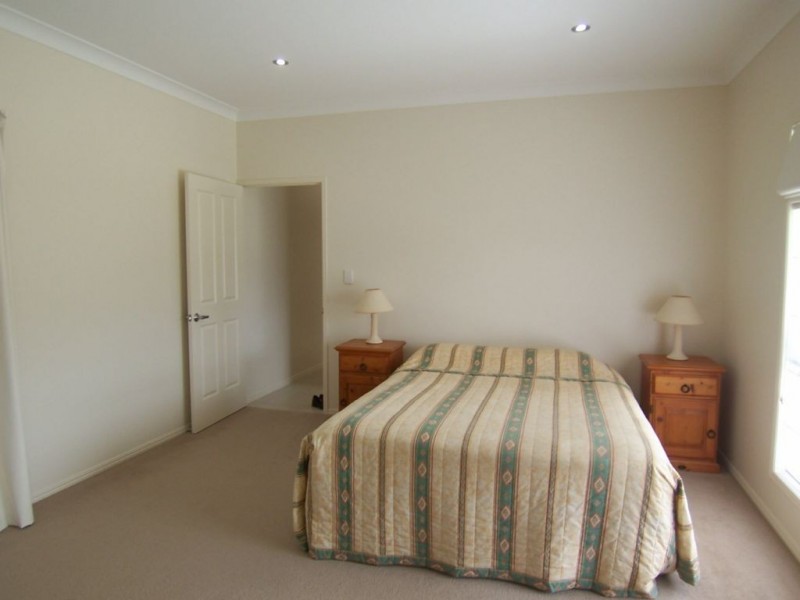 40 Polo Place, Branyan QLD 4670